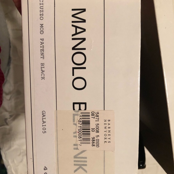 Black Patent Leather Manolo Blahnik Pumps - Picture 5 of 5